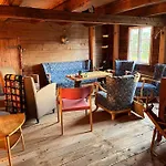 בית נופש Nydelig Smabruk Med Hus Og Fjos Og Badstu