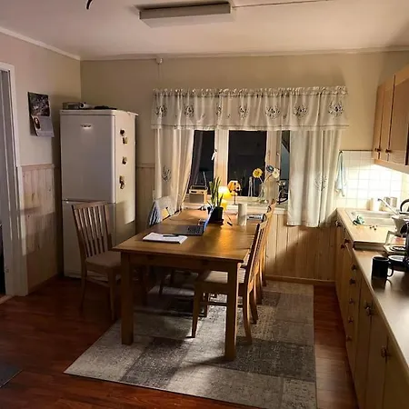 Nydelig Smabruk Med Hus Og Fjos Og Badstu بيت للعطل Gratangen