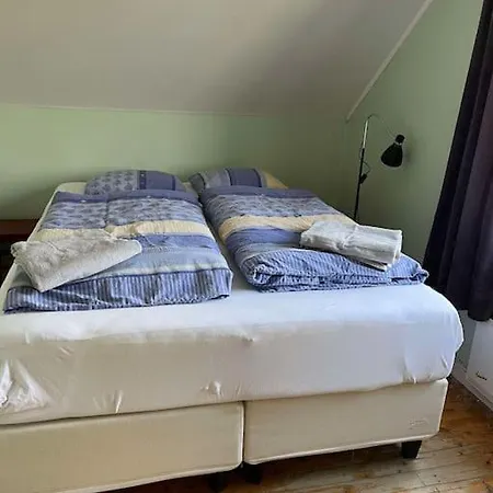Nydelig Smabruk Med Hus Og Fjos Og Badstu بيت للعطل Gratangen