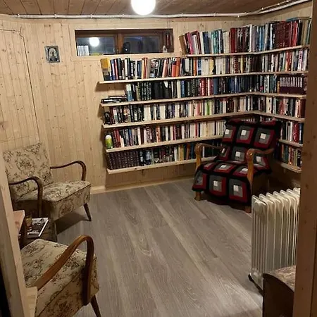 Nydelig Smabruk Med Hus Og Fjos Og Badstu بيت للعطل Gratangen