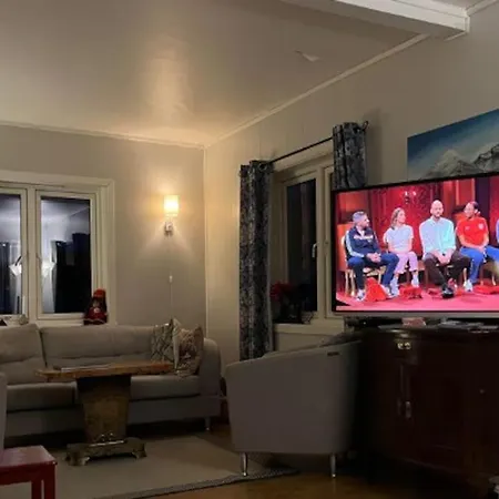 בית נופש Nydelig Smabruk Med Hus Og Fjos Og Badstu *