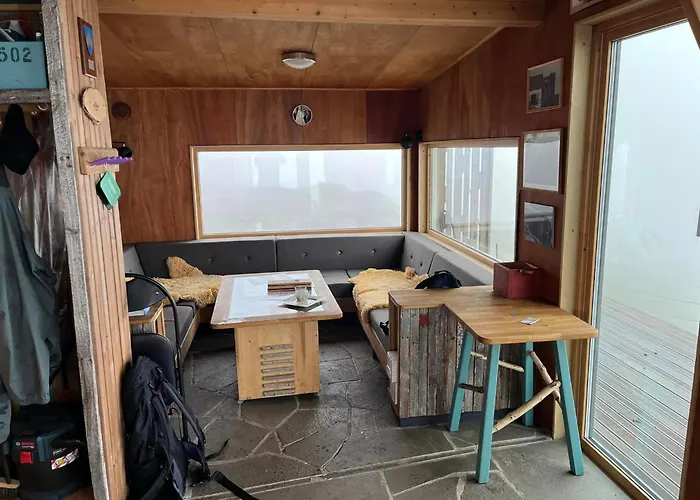 Nydelig Smabruk Med Hus Og Fjos Og Badstu * Gratangen