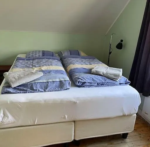 Nydelig Smabruk Med Hus Og Fjos Og Badstu Casa vacanze Gratangen