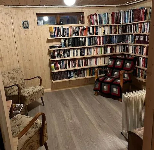 Nydelig Smabruk Med Hus Og Fjos Og Badstu Casa vacanze Gratangen