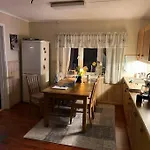 Nydelig Smabruk Med Hus Og Fjos Og Badstu Сasa de vacaciones Gratangen